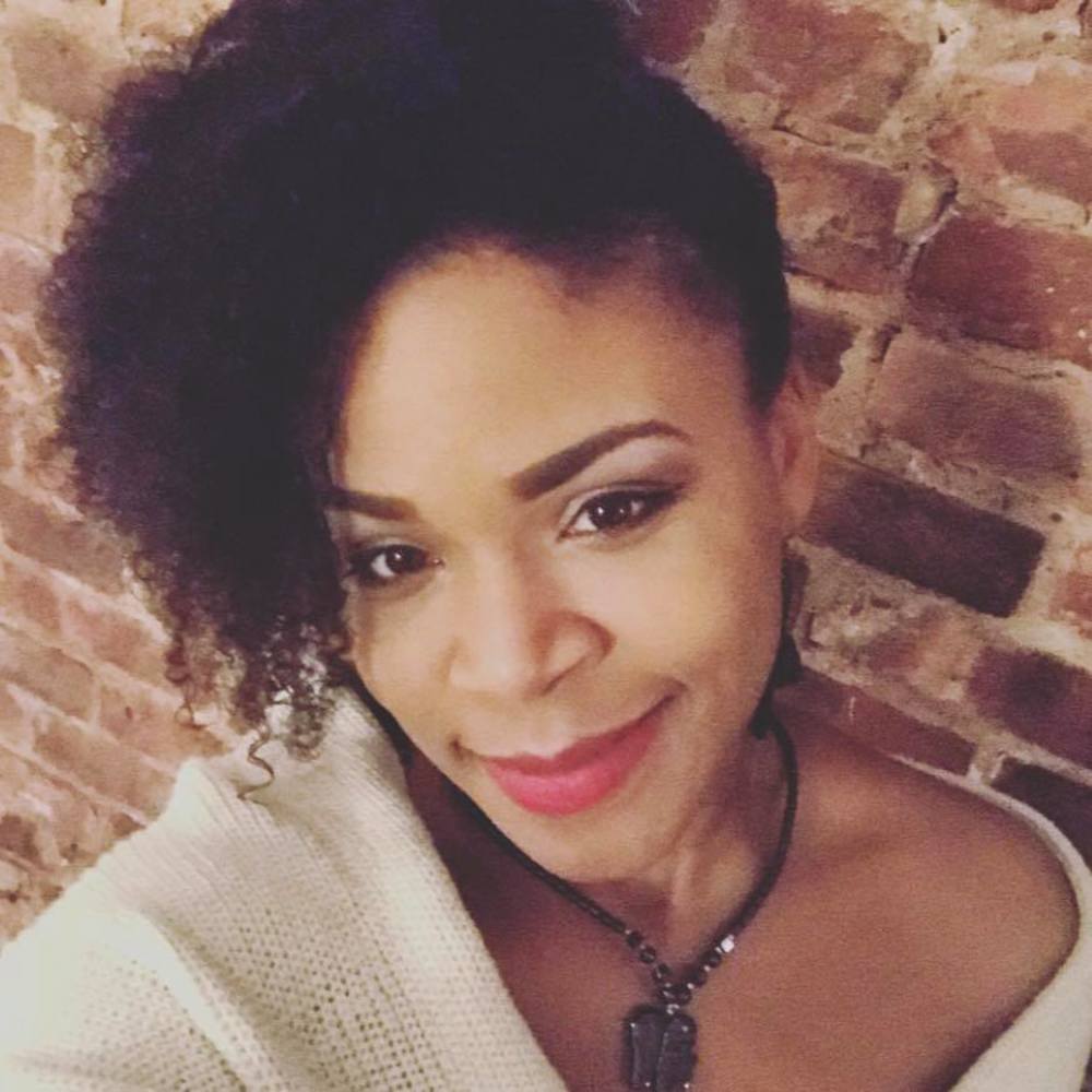 Meet your Posher, Adrienne